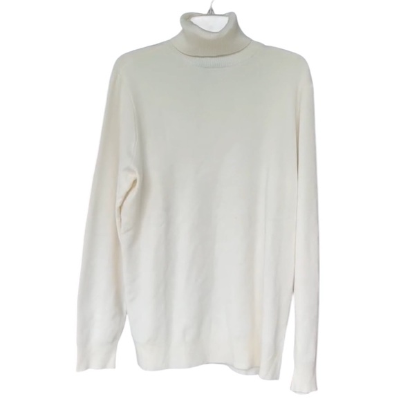 J C Penney Abbott Elementary White Cream Soft Turtleneck Sweater Size Medium NWT - Picture 3 of 9